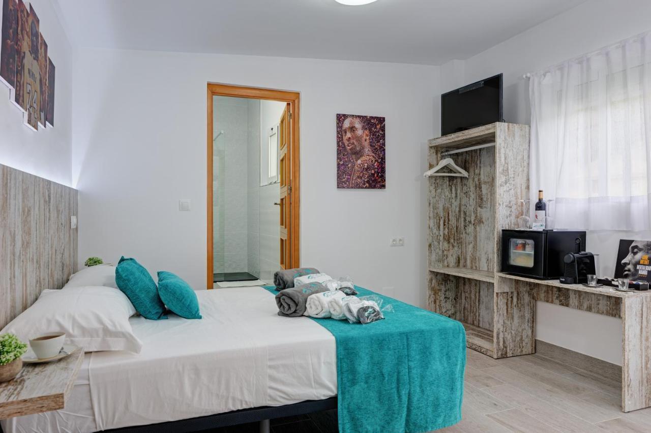 Villa Mamba By Seric,15' Walking To The Beach ตอร์เรโมลิโนส ภายนอก รูปภาพ